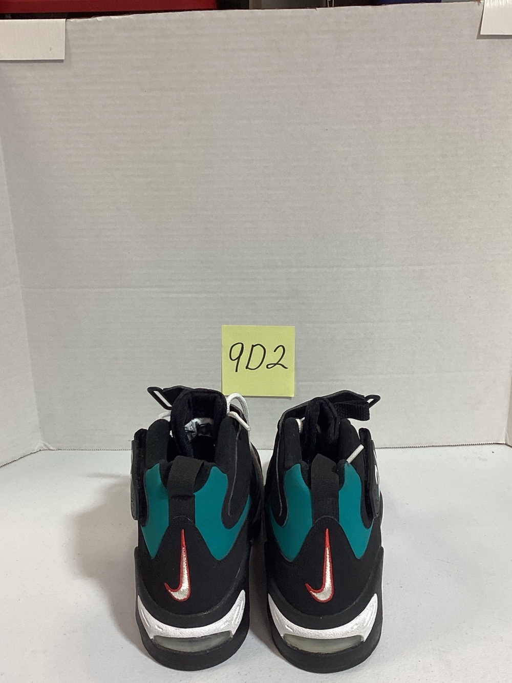 Nike Men’s Black and Teal Athletic Shoes